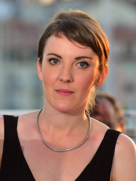 MLADA ŽENA
