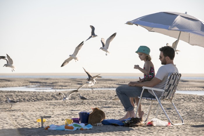Mckenna Grace as "Mary" and Chris Evans as "Frank" in the film GIFTED. Photo by Wilson Webb. © 2017 Twentieth Century Fox Film Corporation All Rights Reserved.